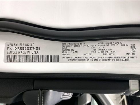 New 2025 Jeep Grand Cherokee Limited w/ Black Appearance Package image 32