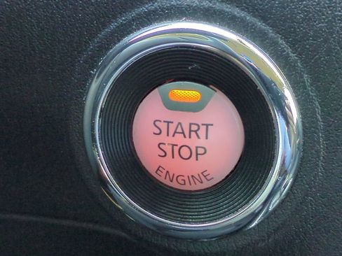 Used 2019 Nissan Pathfinder S image 27