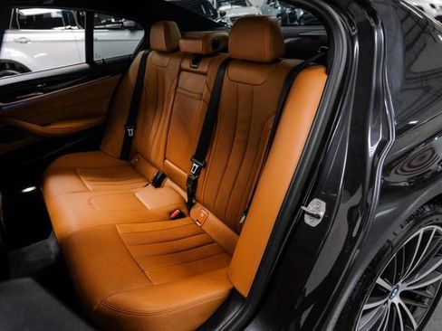 Used 2022 BMW 530e w/ Premium Package image 39