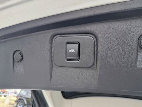 Used 2023 Nissan Murano Platinum w/ Cargo Package image 30