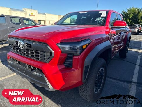 Used 2024 Toyota Tacoma TRD Off-Road AWD/4WD image 14