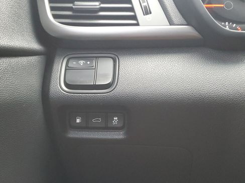 Used 2016 Kia Optima LX image 17