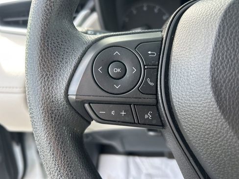 Used 2024 Toyota Corolla Cross L image 7