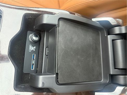 Used 2019 Land Rover Range Rover Autobiography image 23