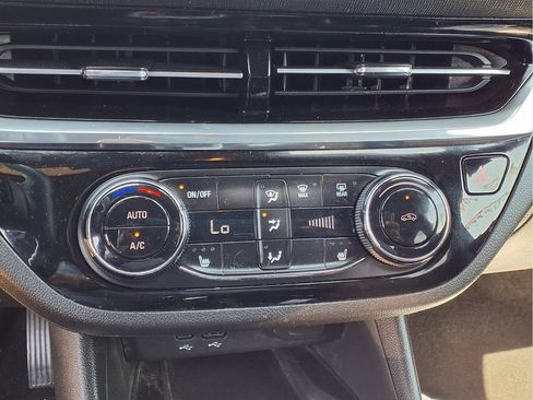 Used 2024 Buick Envista Sport Touring w/ Convenience I Package FWD image 10