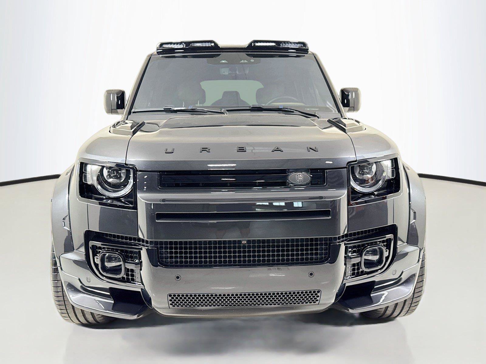 Used 2025 Land Rover Defender 110 V8 AWD/4WD image 10
