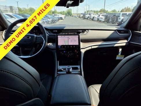 New 2025 Jeep Grand Cherokee L Limited w/ Luxury Tech Group II AWD/4WD image 6