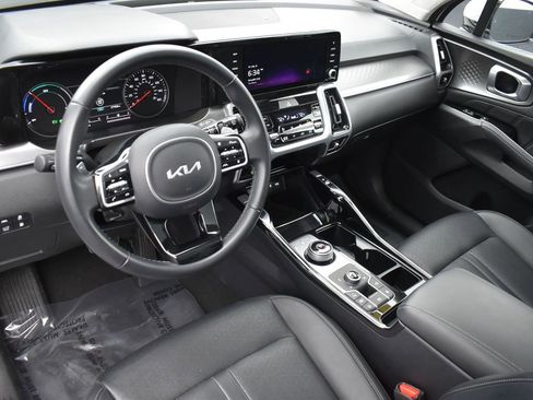 Used 2022 Kia Sorento SX w/ Panoramic Sunroof Package image 12