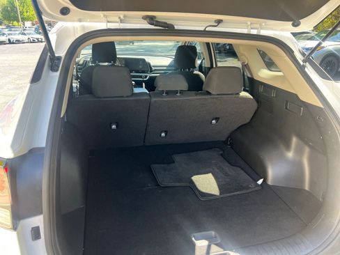 Used 2025 Kia Sportage LX image 25