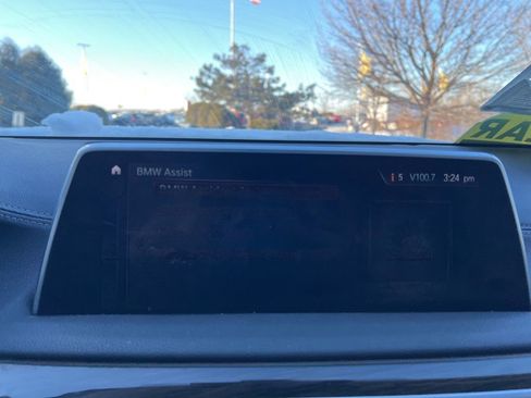 Used 2018 BMW 740i xDrive image 19