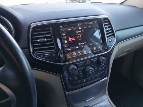 Used 2021 Jeep Grand Cherokee Limited w/ Trailer Tow Group IV image 10