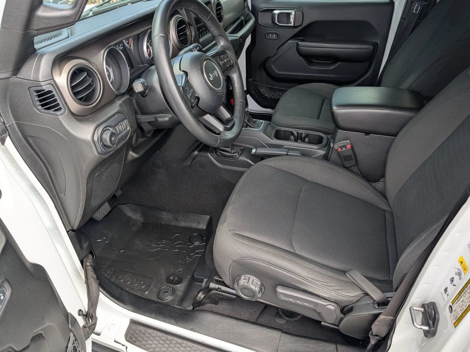 Used 2018 Jeep Wrangler Unlimited Sport S AWD/4WD image 9