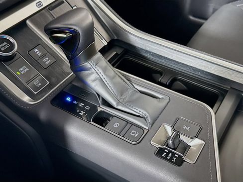 Certified 2025 Lexus GX 550 w/ Accessory Package (2T) AWD/4WD image 17