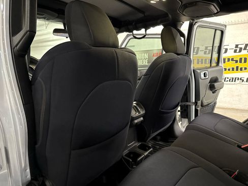 Used 2022 Jeep Gladiator Sport image 28
