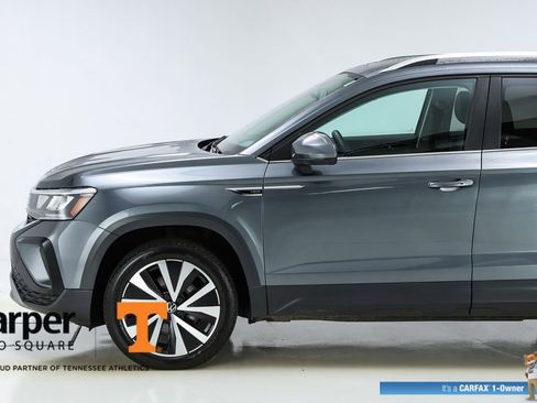 Used 2022 Volkswagen Taos SE image 3