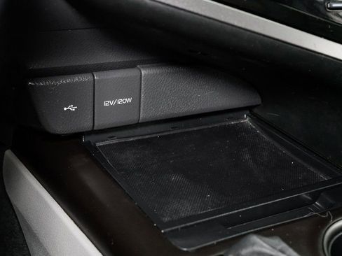 Used 2021 Toyota Camry SE image 18