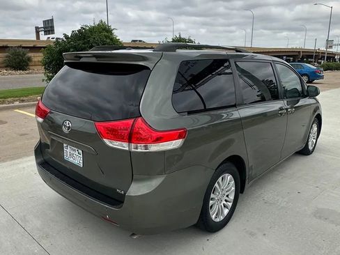 Used 2011 Toyota Sienna XLE w/ XLE Navigation Pkg FWD image 9