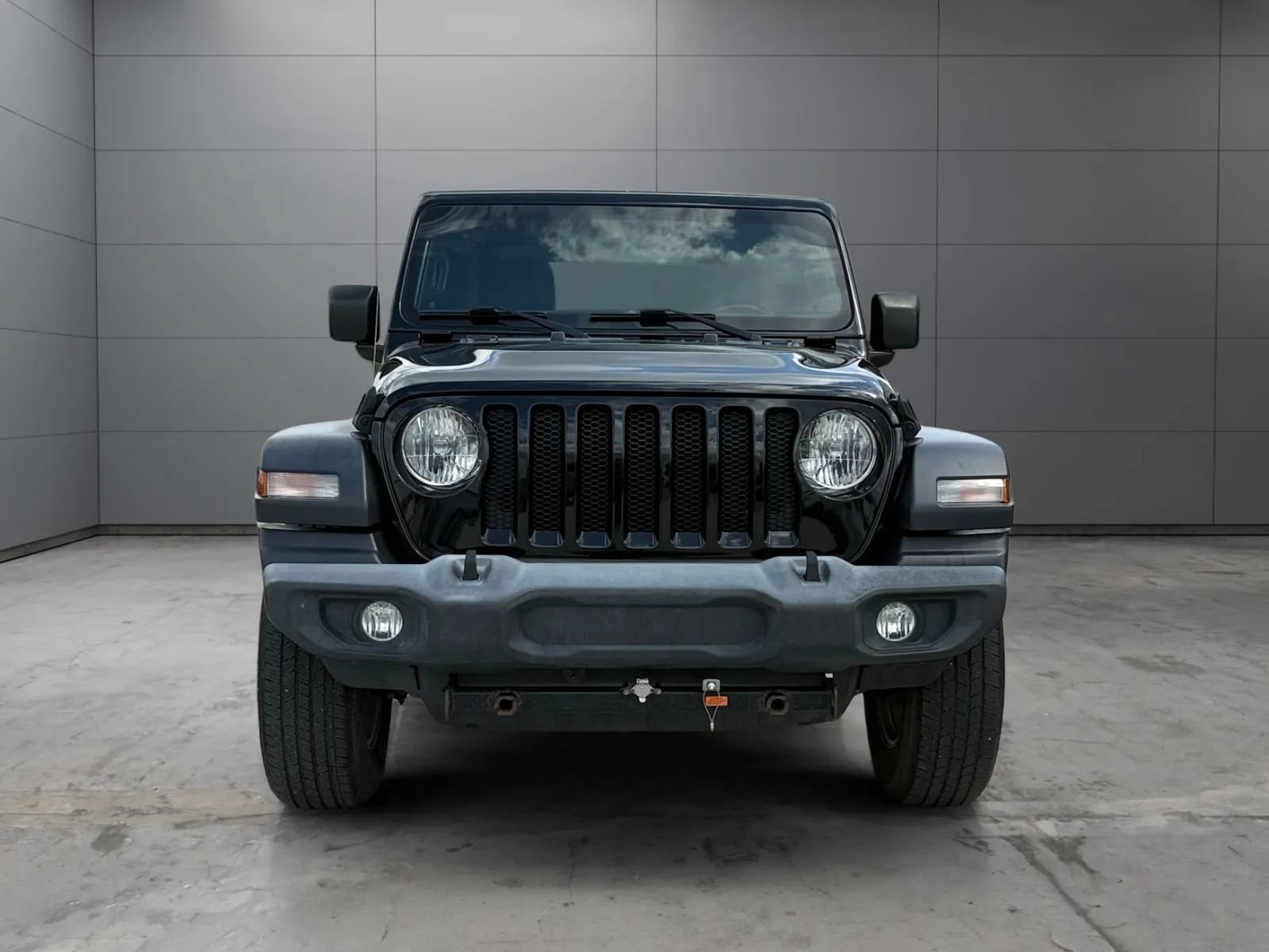 Used 2019 Jeep Wrangler Sport AWD/4WD image 2
