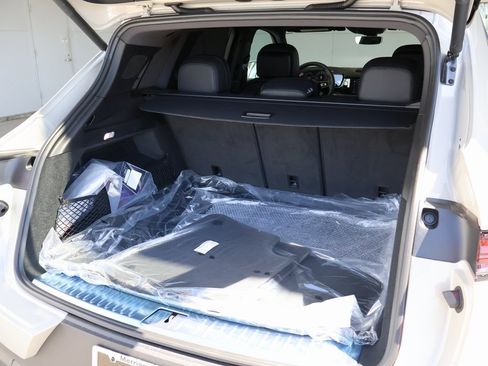 New 2025 Porsche Cayenne S image 18