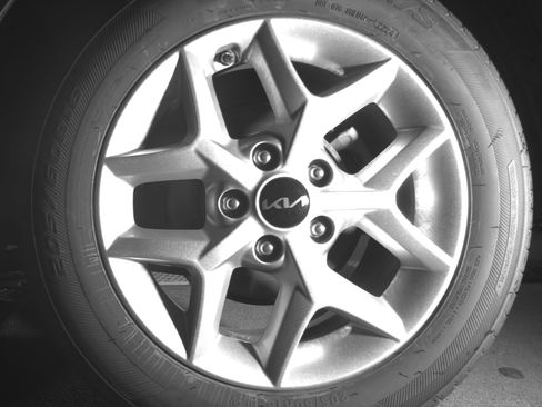 Used 2025 Kia Soul LX w/ LX Technology Package FWD image 14
