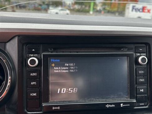 Used 2016 Toyota Tacoma SR5 w/ SR5 Appearance Package (SN) image 28