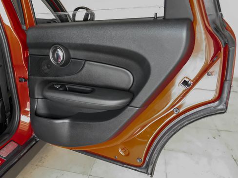 Used 2017 MINI Cooper Clubman ALL4 image 35