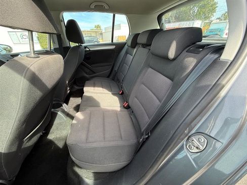 Used 2010 Volkswagen Golf 4-Door image 11