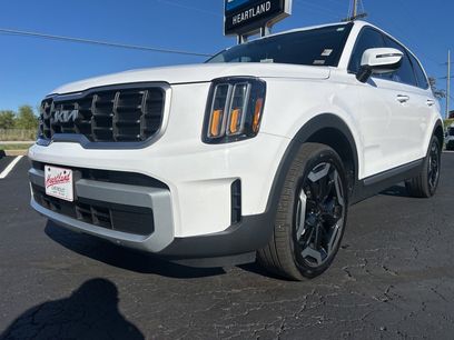 Used 2024 Kia Telluride S w/ S Sunroof Package