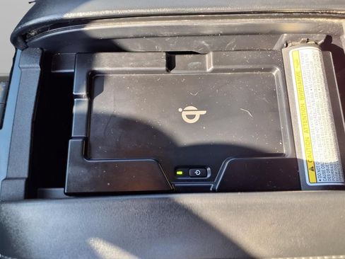 Used 2022 Toyota Highlander XLE FWD image 13