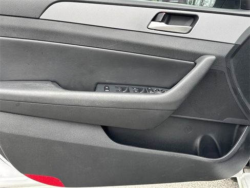 Used 2019 Hyundai Sonata SEL w/ Tech Package 02 image 10