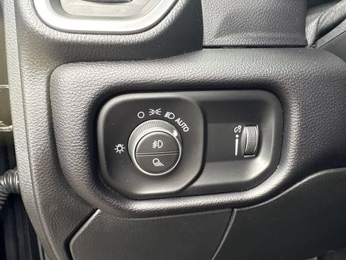Used 2021 RAM 2500 Big Horn w/ Night Edition AWD/4WD image 16