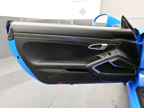 Certified 2025 Porsche 718 Cayman GTS image 7