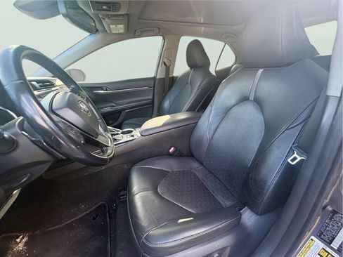 Used 2019 Toyota Camry XSE FWD image 13