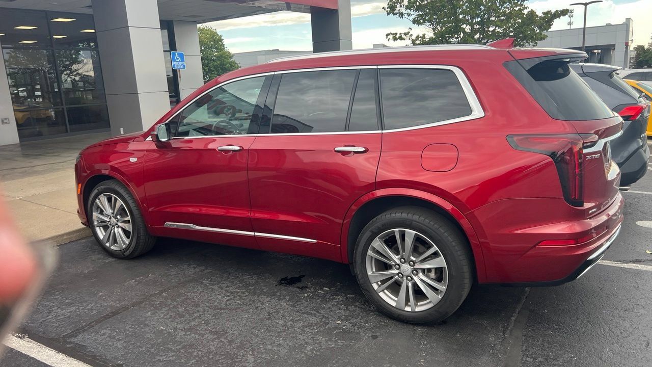 Used 2023 Cadillac XT6 Premium Luxury AWD/4WD image 5