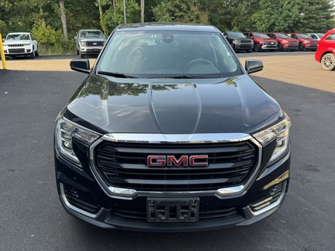 Used 2024 GMC Terrain SLE AWD/4WD image 2