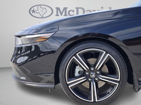 Used 2025 Honda Accord Sport image 30