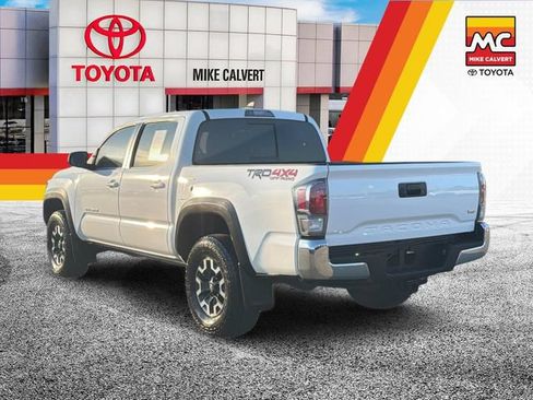 Used 2023 Toyota Tacoma TRD Off-Road AWD/4WD image 3