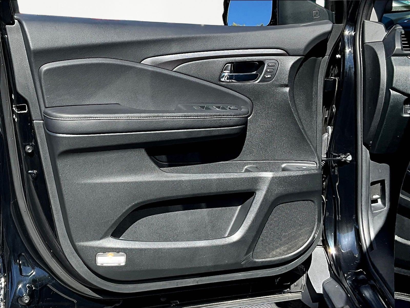 Used 2023 Honda Ridgeline RTL-E image 21
