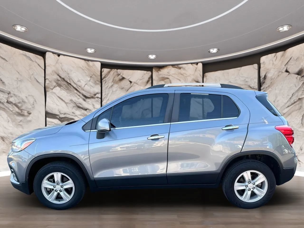 Used 2019 Chevrolet Trax LT w/ LT Convenience Package AWD/4WD image 4