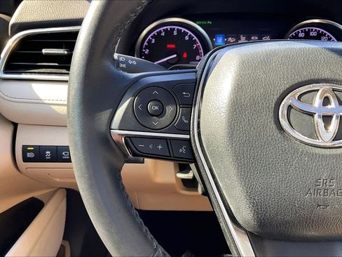 Used 2018 Toyota Camry XLE image 17