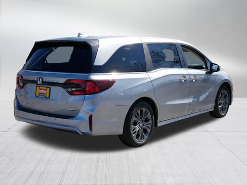 Certified 2026 Honda Odyssey Touring image 7