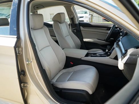 Used 2019 Honda Accord LX image 13