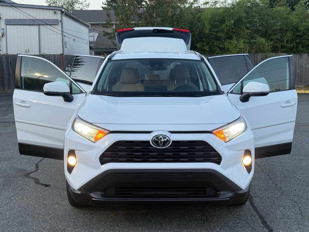 Used 2021 Toyota RAV4 XLE FWD image 14