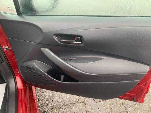 Used 2025 Toyota Corolla LE image 21