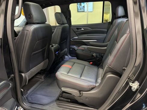 Used 2024 Chevrolet Traverse RS image 18