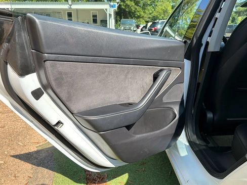 Used 2020 Tesla Model 3 Standard Range Plus RWD image 16