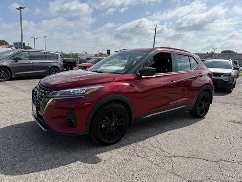 Used 2023 Nissan Kicks SR FWD image 3