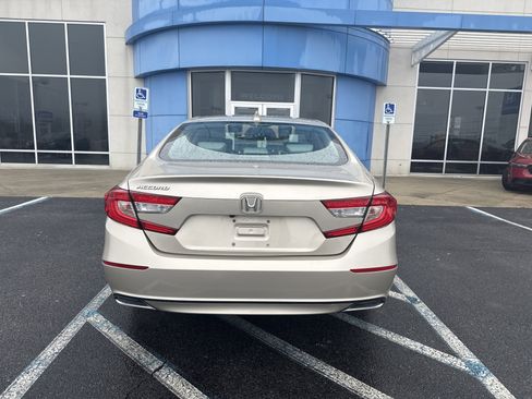 Used 2020 Honda Accord EX image 4