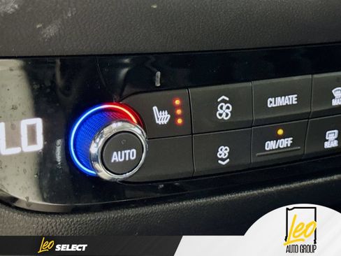 Used 2020 Buick Enclave Essence FWD image 22