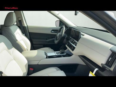 New 2026 Nissan Pathfinder SL FWD image 39
